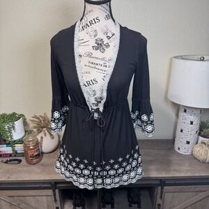 Y2k Moda International Embroidered Floral Tie Front Blouse XS Bell Sleeve Boho